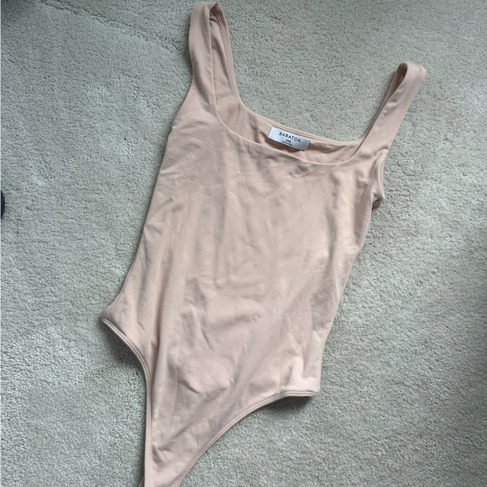 Aritzia Babaton contour square neck bodysuit